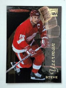 Steve Yzerman Pinnacle Zenith 1997 NHL Trading Card #5 Detroit Red Wings